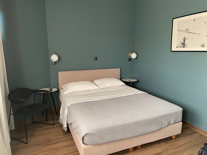 Athens21 — Guest room