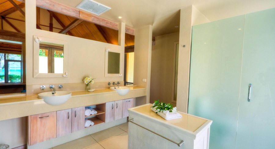 Atiu Villas — Bathroom