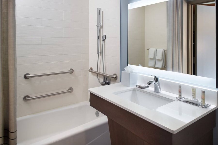 Atlanta Evergreen Lakeside Resort — Bathroom