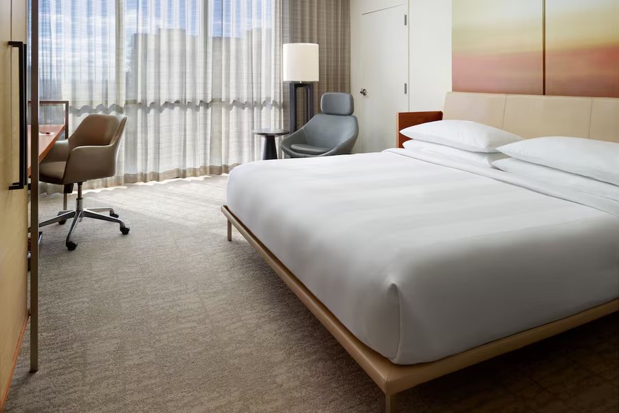Atlanta Marriott Marquis — Guest room