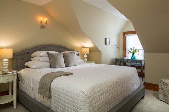 Atlantean Cottage — Guest room