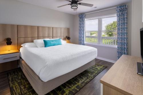 Atlantic Beach Resort — Guest room