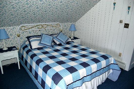 Atlantic Birches Inn — Guest room