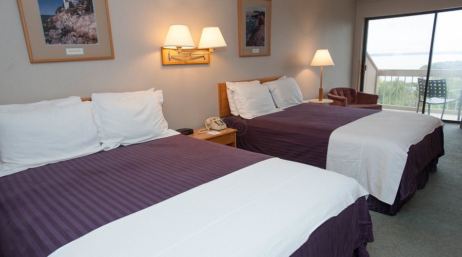 Atlantic Eyrie Lodge — Guest room