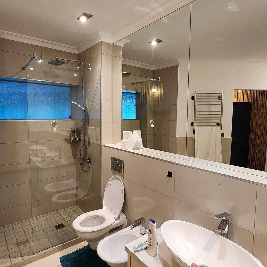 Atlantic Gold — Bathroom