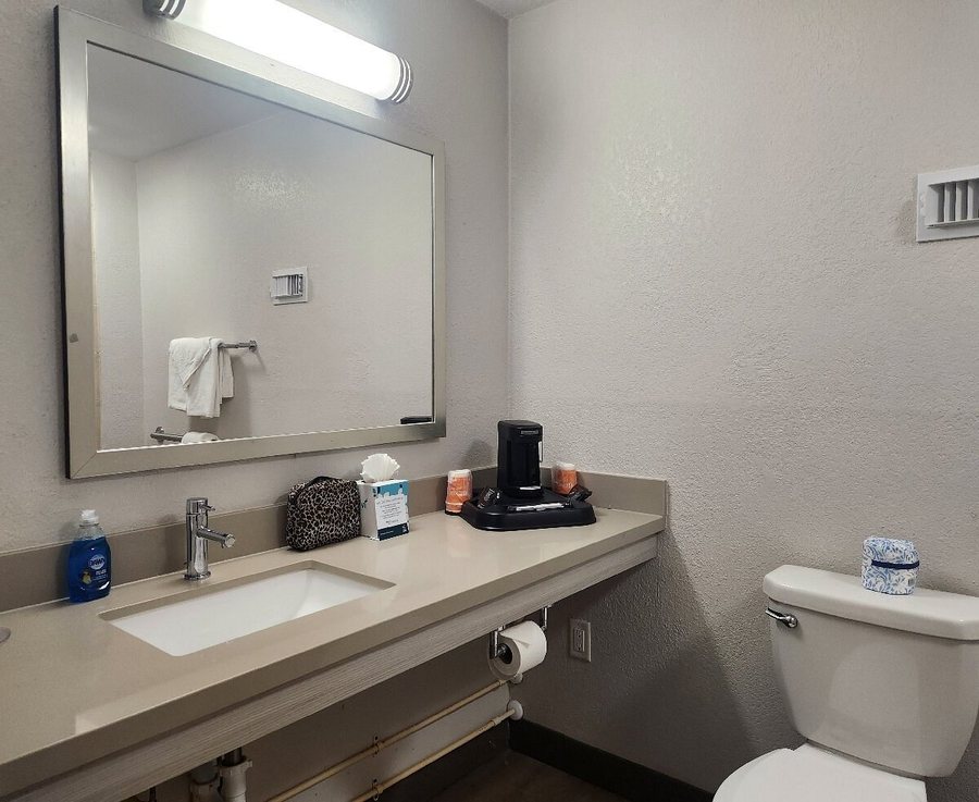 Atlantic Inn Indialantic Brevard County Florida — Bathroom