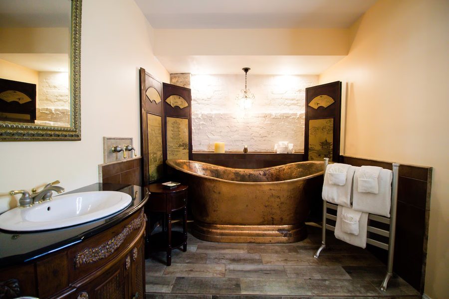 Atlantis Inn — Bathroom