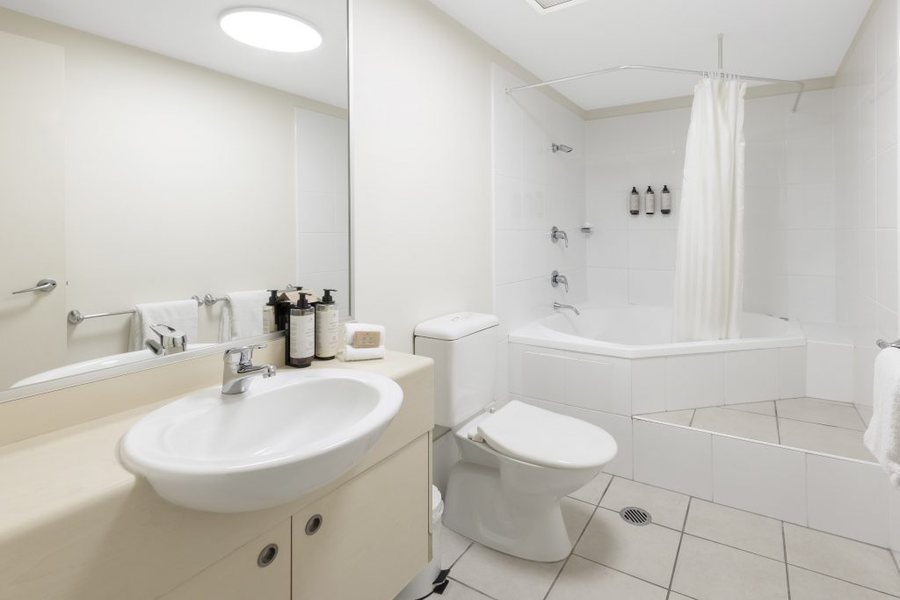 Atlantis Marcoola — Bathroom