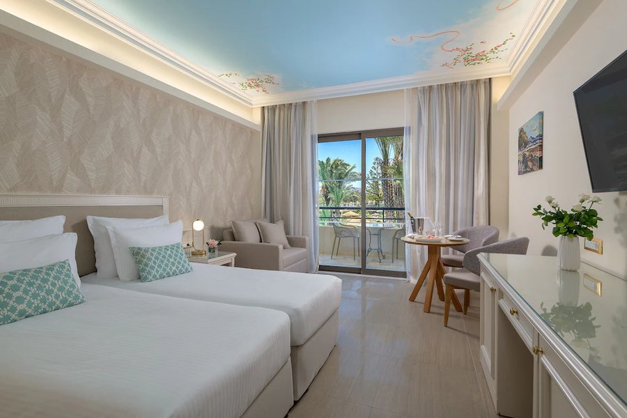 Atrium Palace Thalasso Spa Resort Villas — Guest room