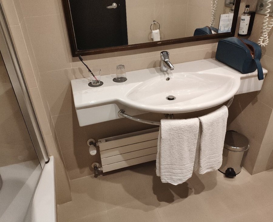 Attica21 As Galeras — Bathroom