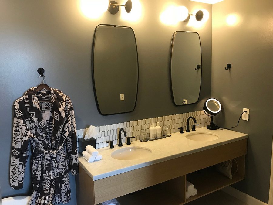 Atticus Hotel — Bathroom