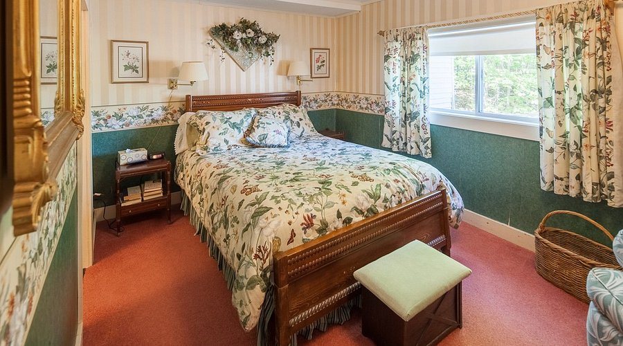 Augustus Bove House — Guest room