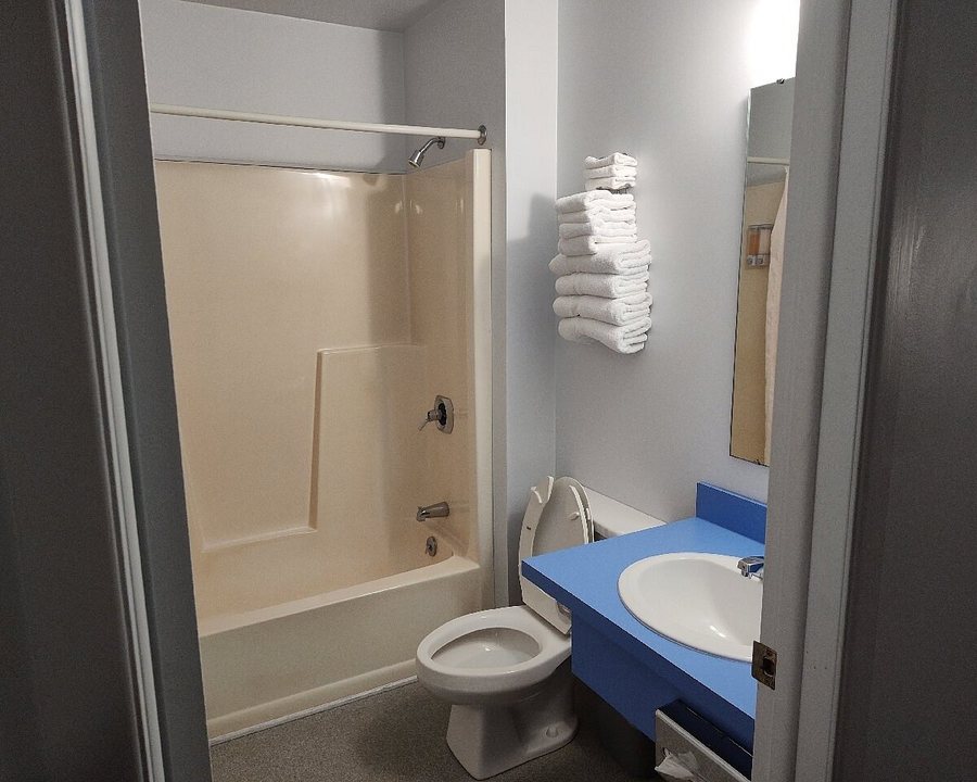 Aurora Borealis Lodge — Bathroom