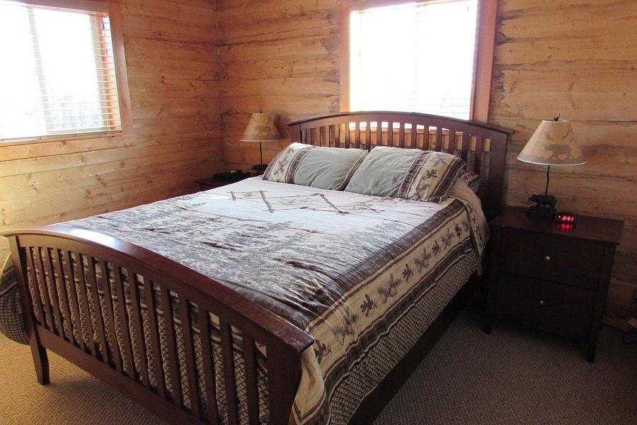 Aurora Borealis Lodge — Guest room