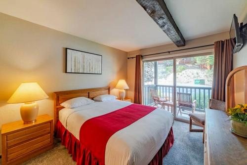 Austria Hof Lodge — Guest room