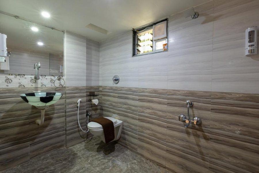 Avadale Tadoba — Bathroom