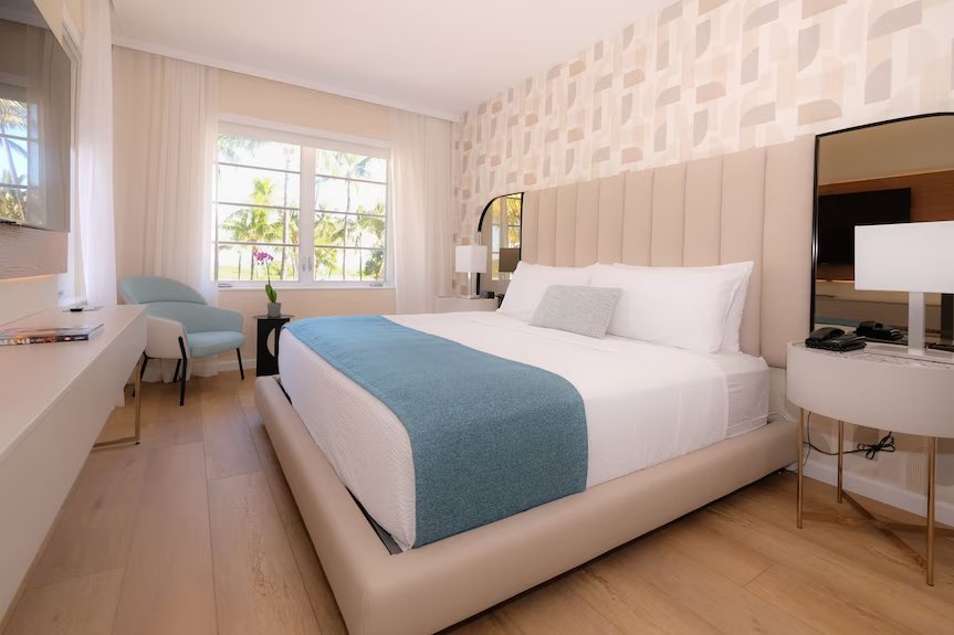 Avalon Hotel Miami Miami Beach Florida — Guest room