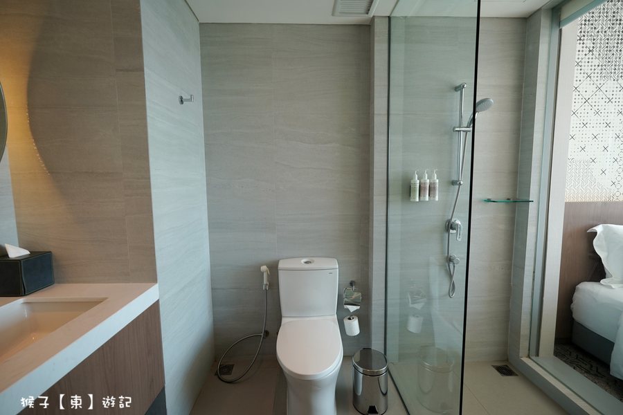 Avani Sukhumvit Bangkok Hotel — Bathroom