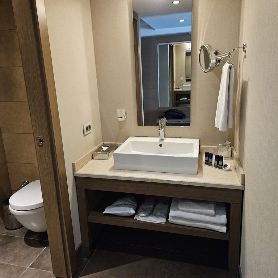 Avantgarde Urban Levent Istanbul — Bathroom