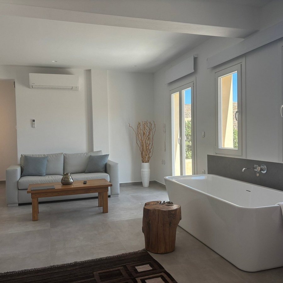 Avaton Folegandros — Bathroom