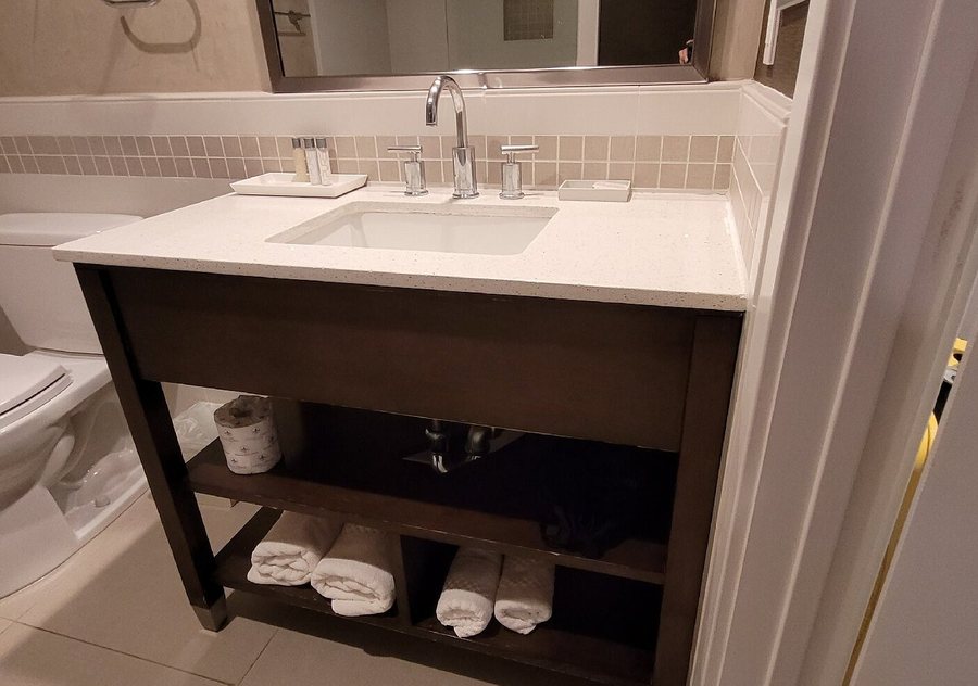 Avenue Hotel Ascend Hotel Collection Los Angeles California — Bathroom