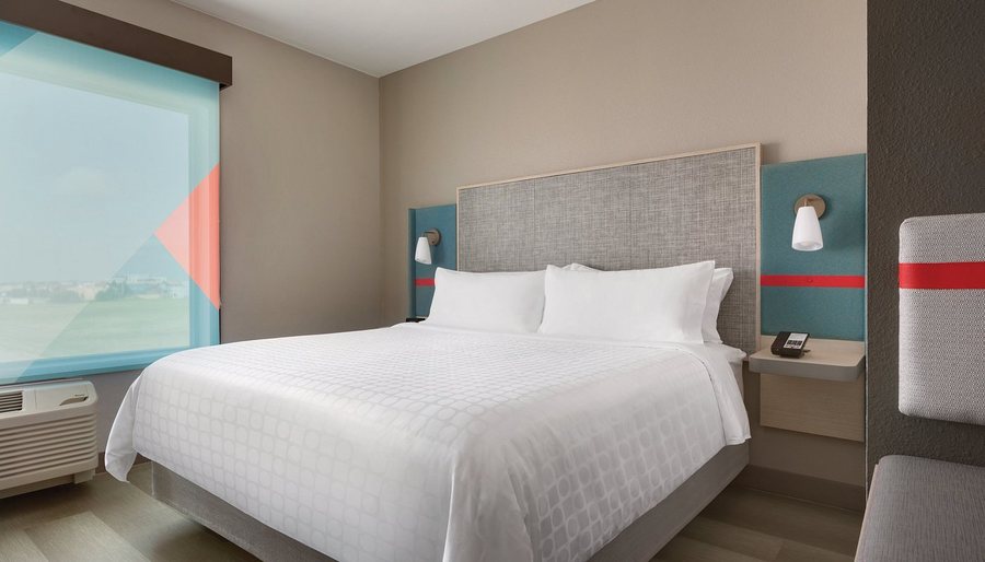 Avid Hotel Fort Worth Downtown by IHG — Guest room