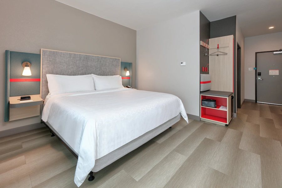 Avid Hotels Austin Round Rock South by IHG — Guest room