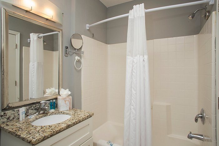 Avista Resort — Bathroom