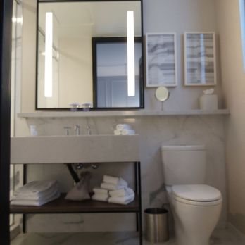 Axiom Hotel — Bathroom
