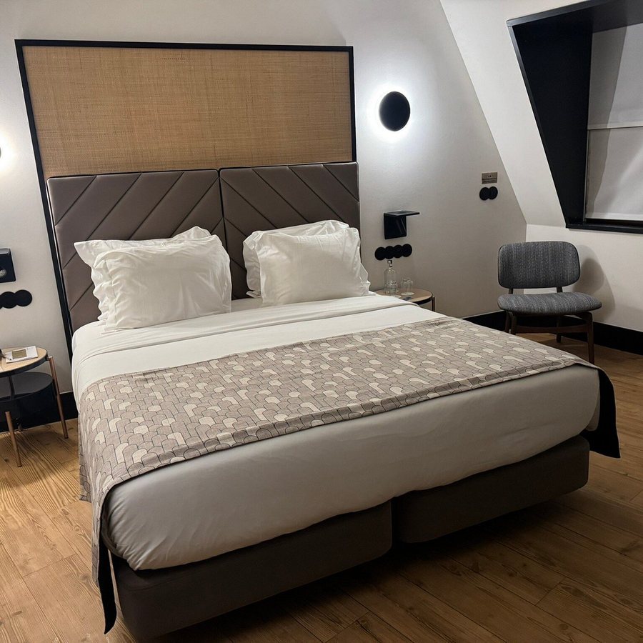Axis Porto Club Hotel Aliados — Guest room