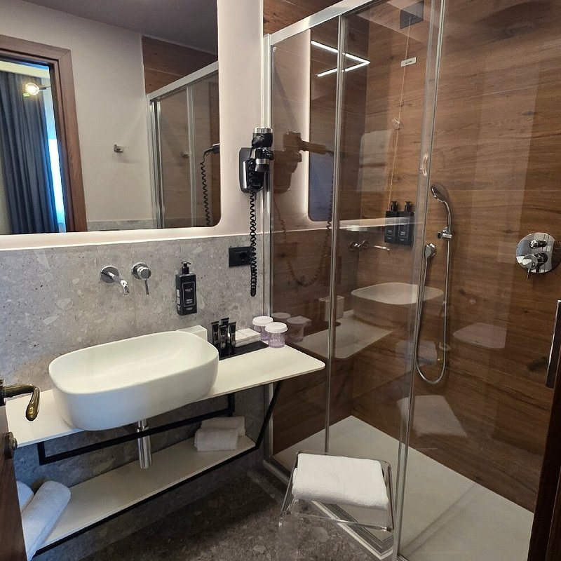 AXYHOTELS InnStyle Milano — Bathroom