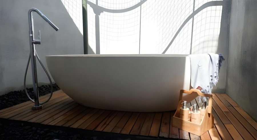 Ayom Java Village Solo — Bathroom