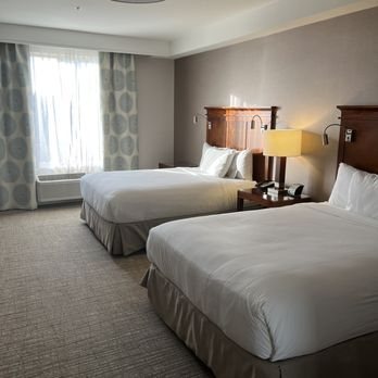 Ayres Hotel Anaheim — Guest room
