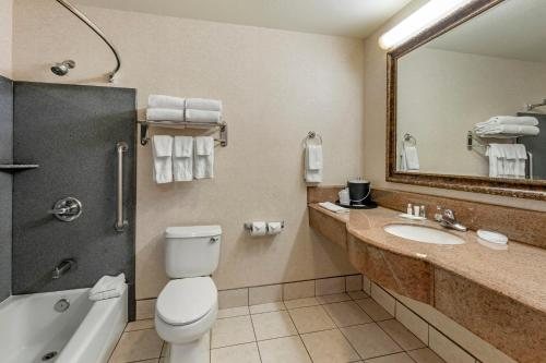 Ayres Hotel Redlands Loma Linda — Bathroom