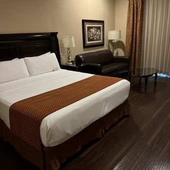 Ayres Hotel Spa Moreno Valley — Guest room