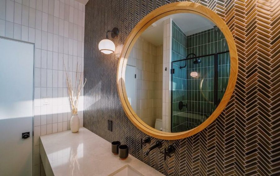 Azure Sky Hotel — Bathroom
