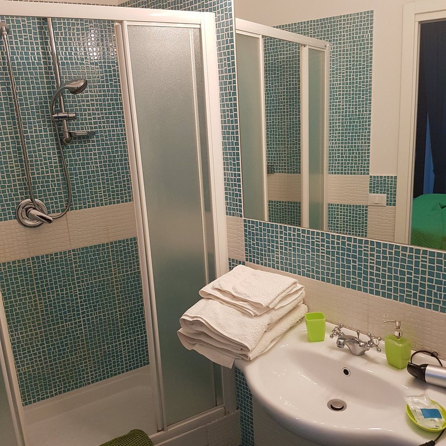 B B Amarillo — Bathroom