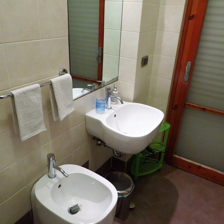 B B De Biffi Firenze — Bathroom