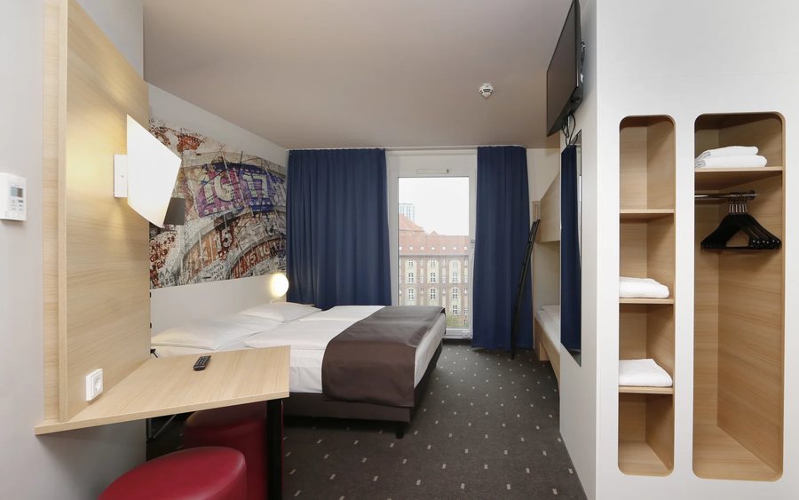B B Hotel Berlin Alexanderplatz — Guest room