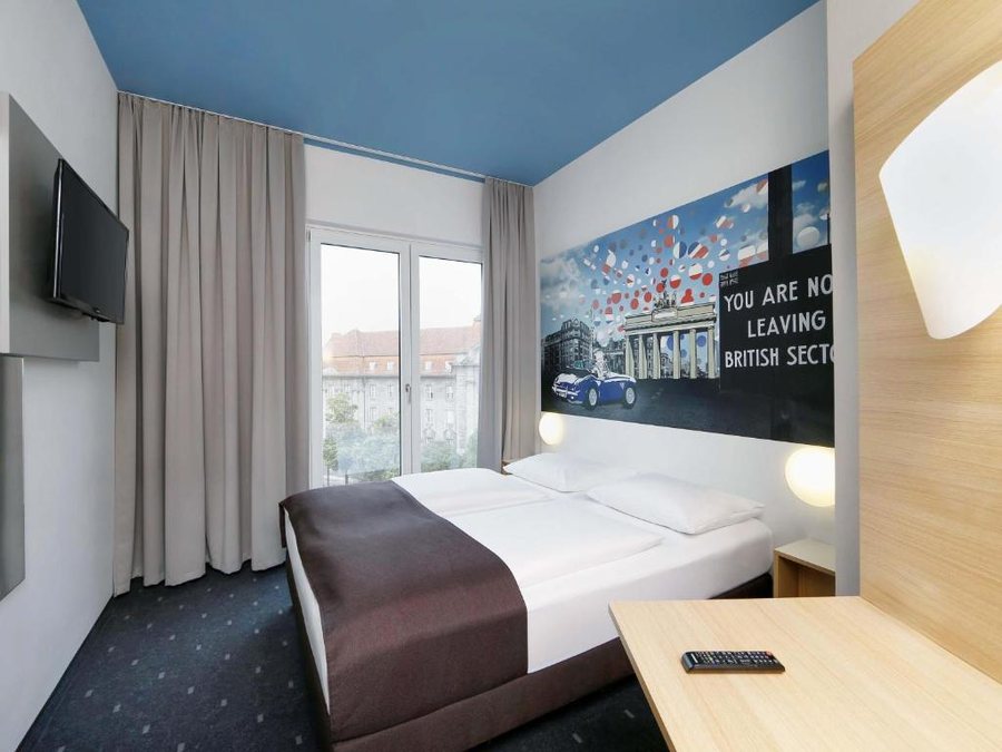 B b Hotel Berlin charlottenburg — Guest room