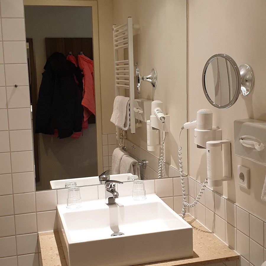 B b Hotel Berlin City ost — Bathroom
