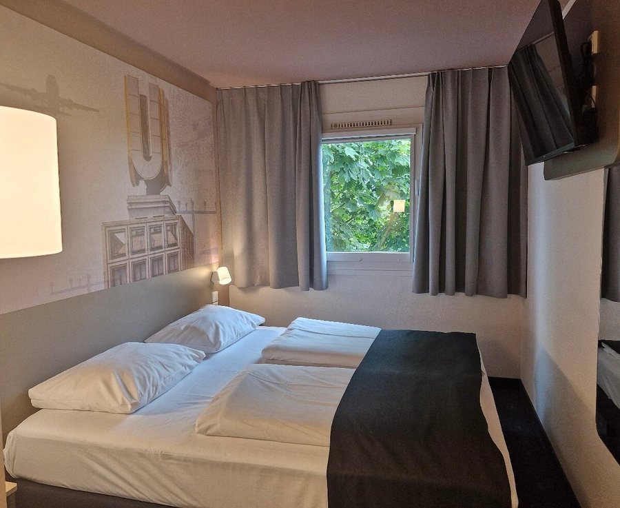 B b Hotel Dortmund airport — Guest room