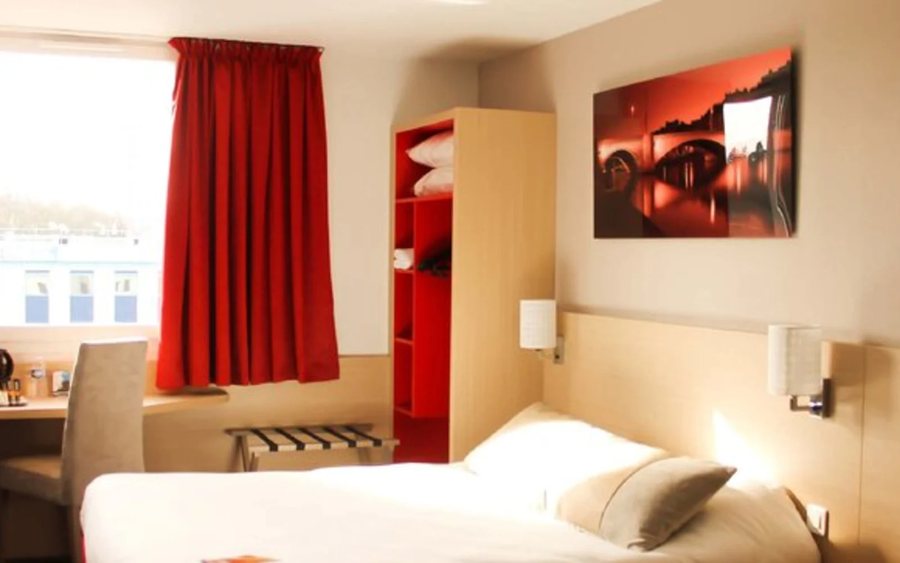 B B HOTEL Lyon Aeroport Saint Quentin Fallavier — Guest room