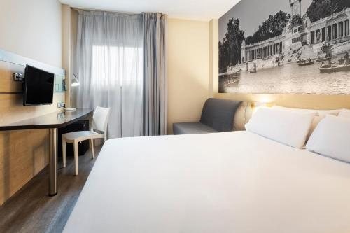 B B HOTEL Madrid Aeropuerto T1 T2 T3 — Guest room