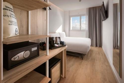 B b Hotel Madrid Carabanchel — Guest room