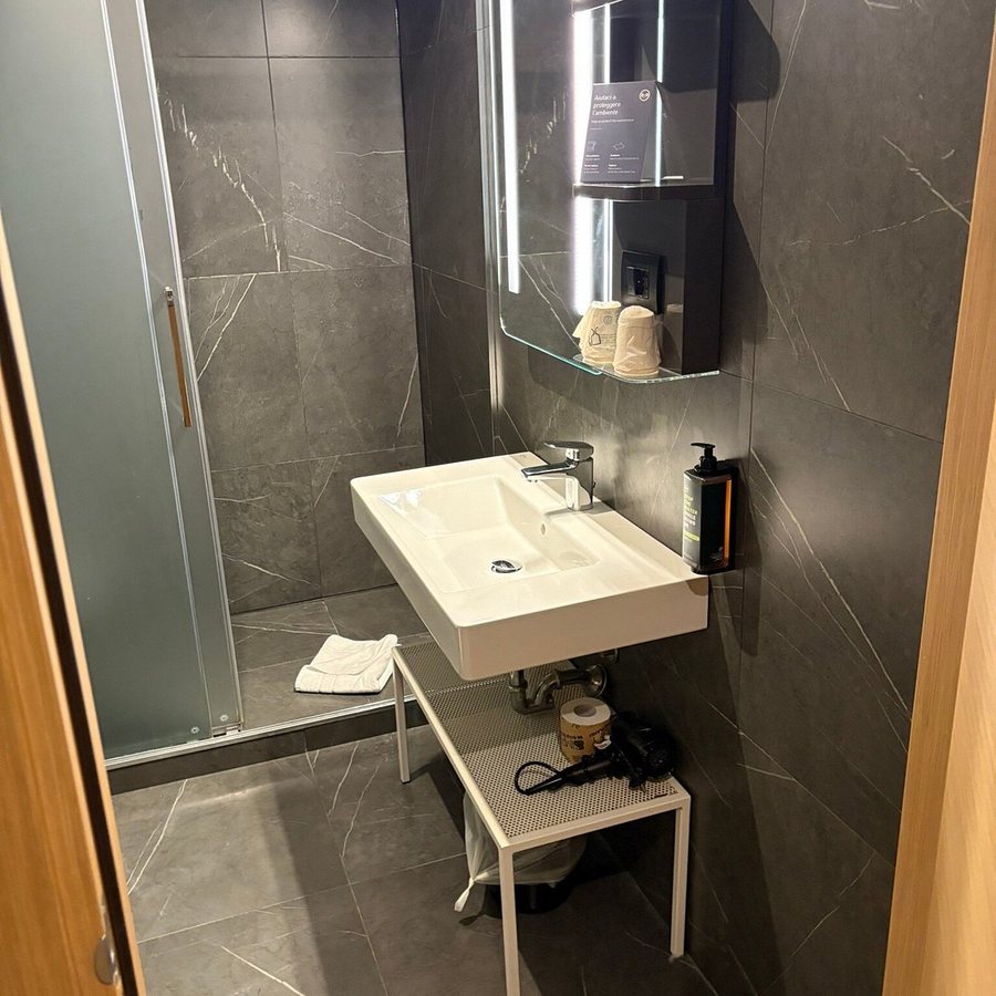 B B Hotel Milano City Center Duomo — Bathroom