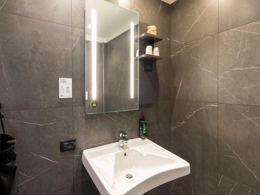 B B Hotel Roma Tuscolana San Giovanni — Bathroom