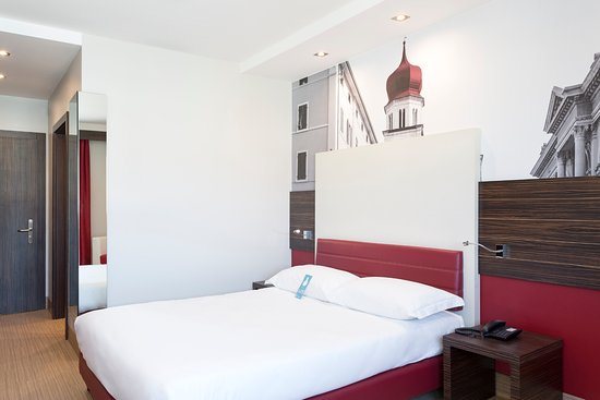 B B Hotel Trento — Guest room