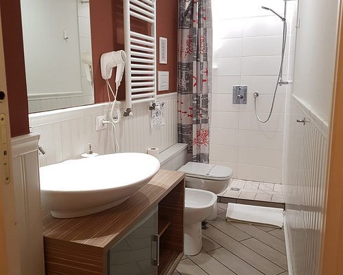 B b One — Bathroom