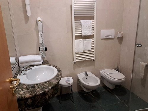B B Osteria dello Sperone — Bathroom
